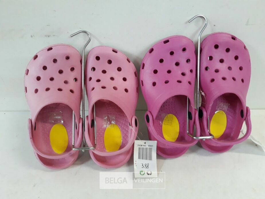2 x Pvc schoentjes 33-44 – foto 2 – kavel bij Belga Veilingen, Oudsbergen