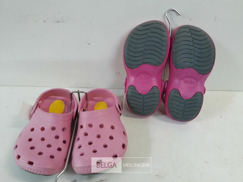 2 x Pvc schoentjes 33-44 – foto 4 – kavel bij Belga Veilingen, Oudsbergen