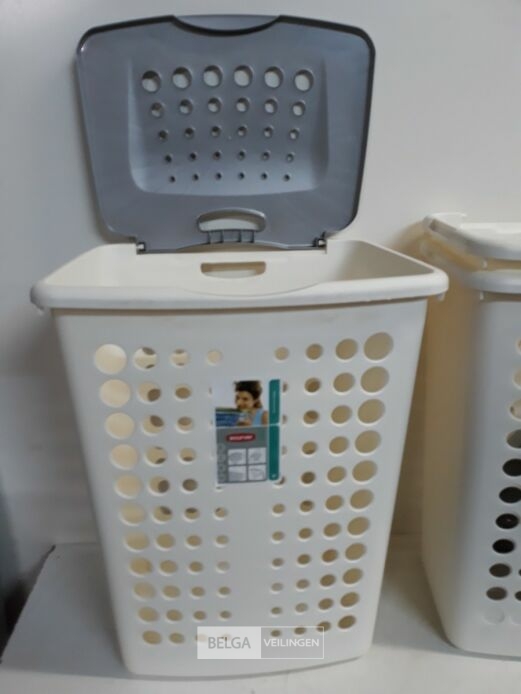 3 x Linnenbak Curver wit 40 L – foto 3 – kavel bij Belga Veilingen, Oudsbergen