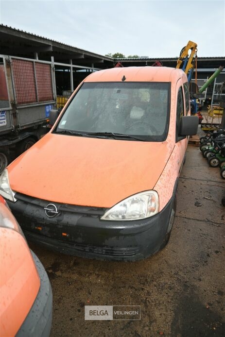 OPEL COMBO lichte vrachtwagen – foto 3 – kavel bij Belga Veilingen