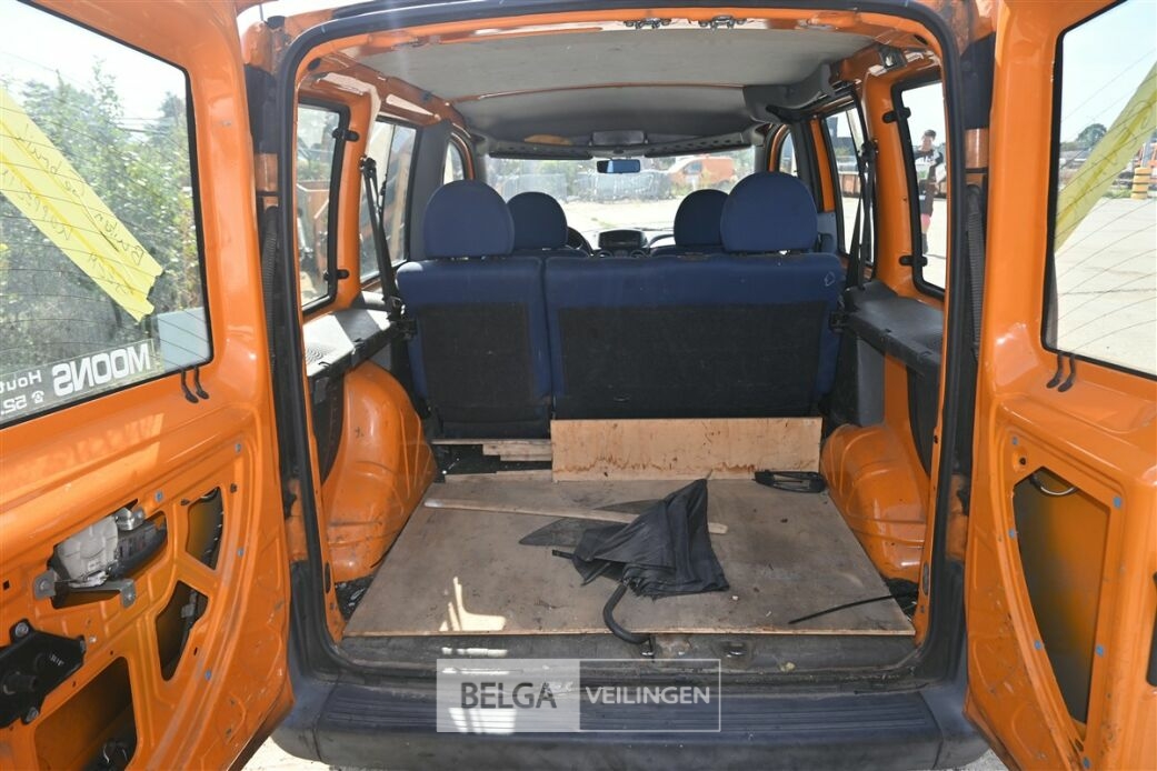 Lichte vracht FIAT Doblo – foto 5 – kavel bij Belga Veilingen