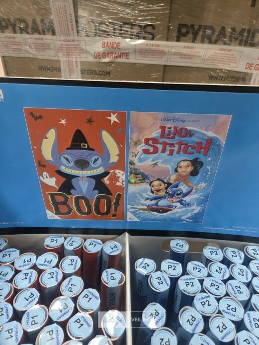 1x Display met posters Lilo&Stitch – foto 4 – kavel bij Belga Veilingen, Poppel