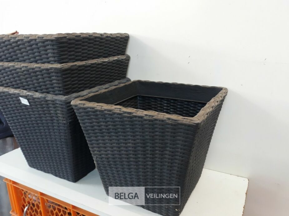 4 x Bloempot vierkant 40 x 40 x H 35 cm – foto 4 – kavel bij Belga Veilingen, Oudsbergen