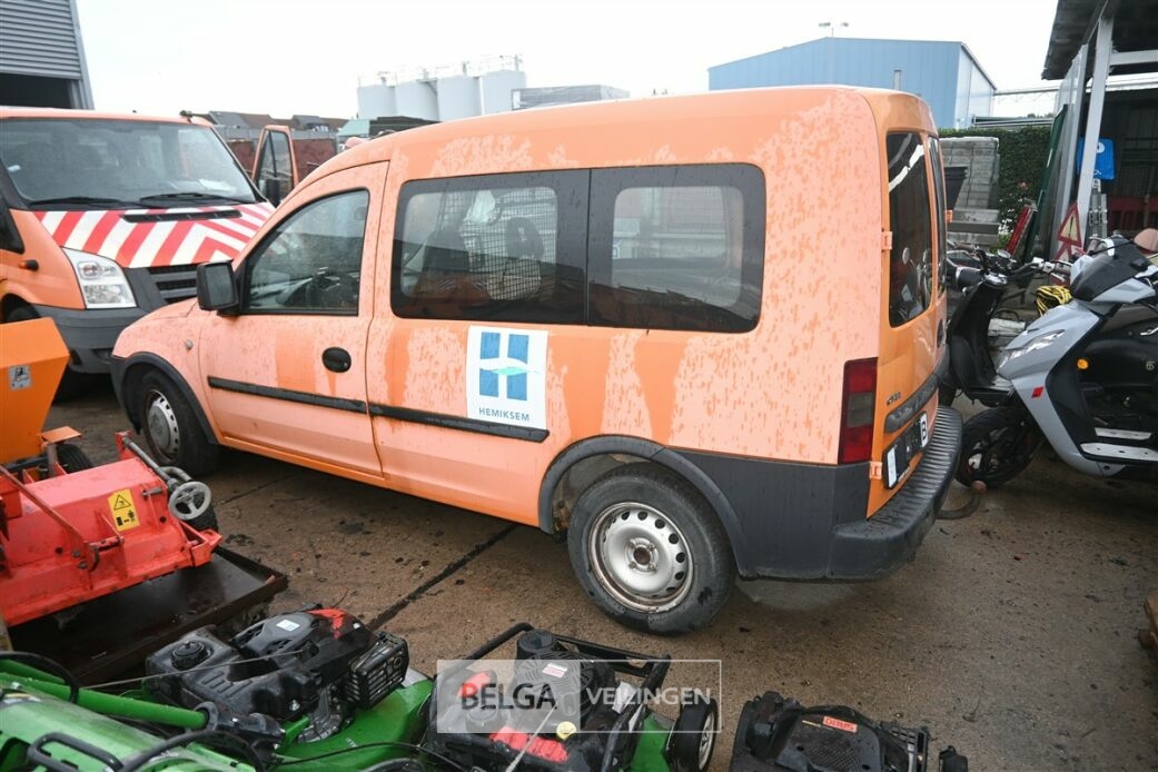 OPEL COMBO lichte vrachtwagen – foto 7 – kavel bij Belga Veilingen