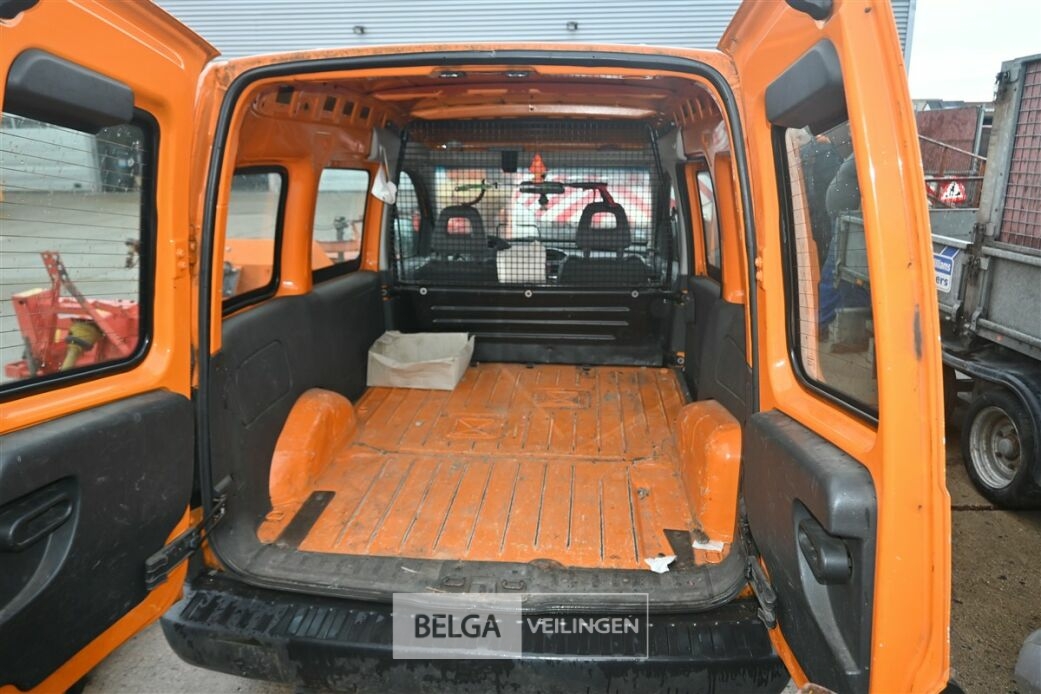 OPEL COMBO lichte vrachtwagen – foto 11 – kavel bij Belga Veilingen