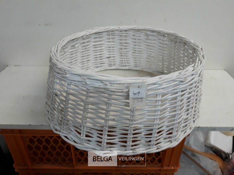 1 x Rieten kerstboomhuls wit 50 cm – foto 2 – kavel bij Belga Veilingen, Oudsbergen