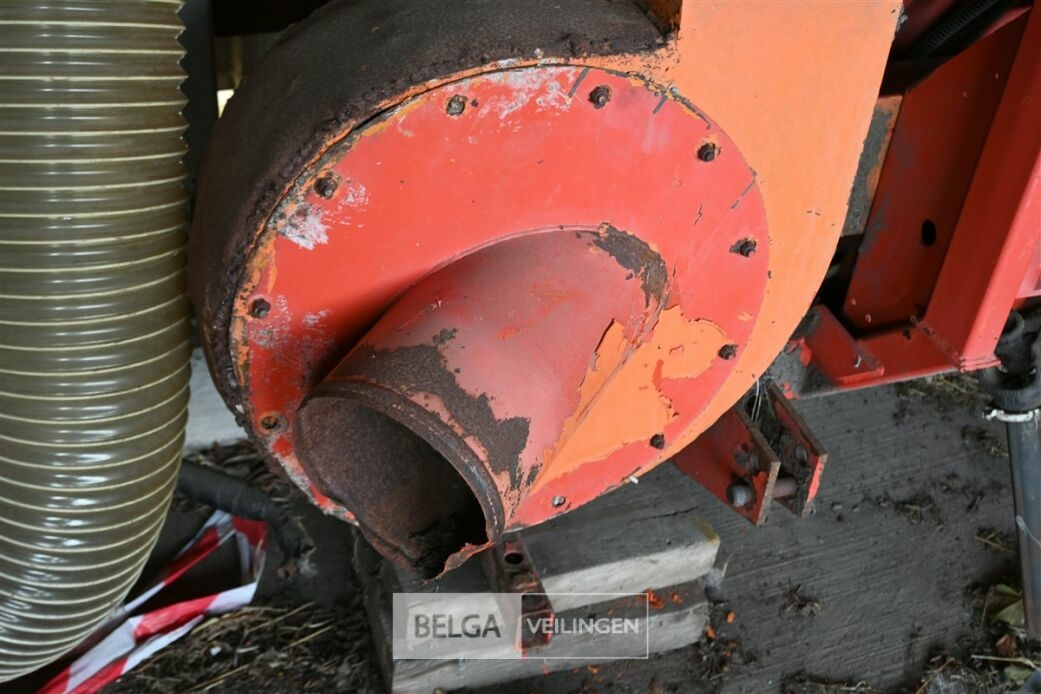 Opvangbak voor achter tractor – foto 4 – kavel bij Belga Veilingen