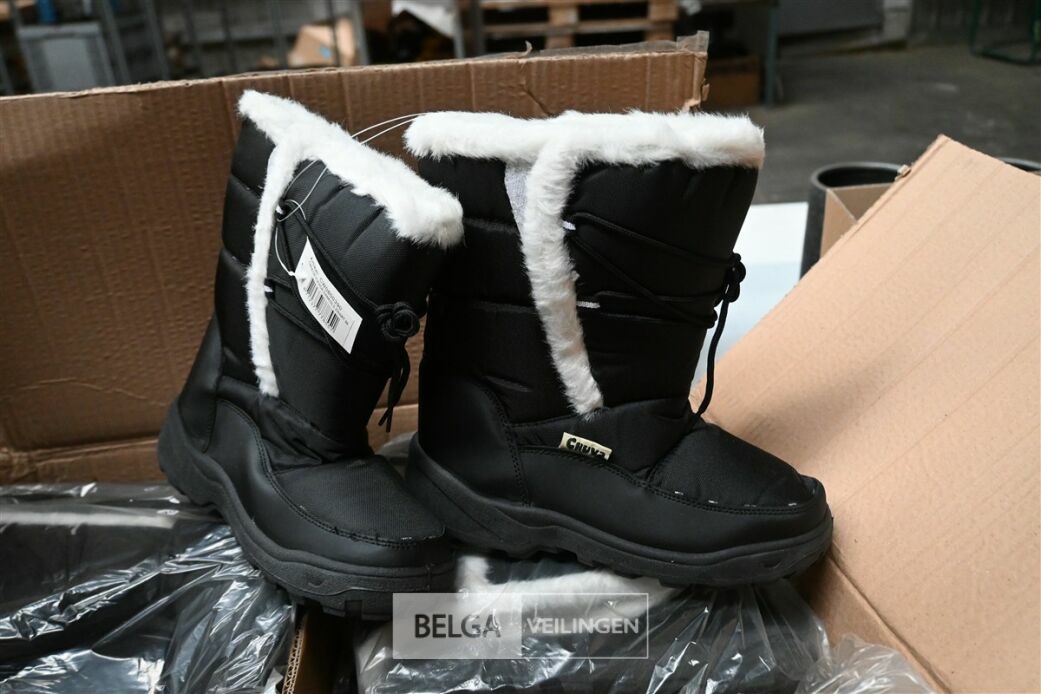 ± 7 Snowboots CHUVA – foto 3 – kavel bij Belga Veilingen, Lummen