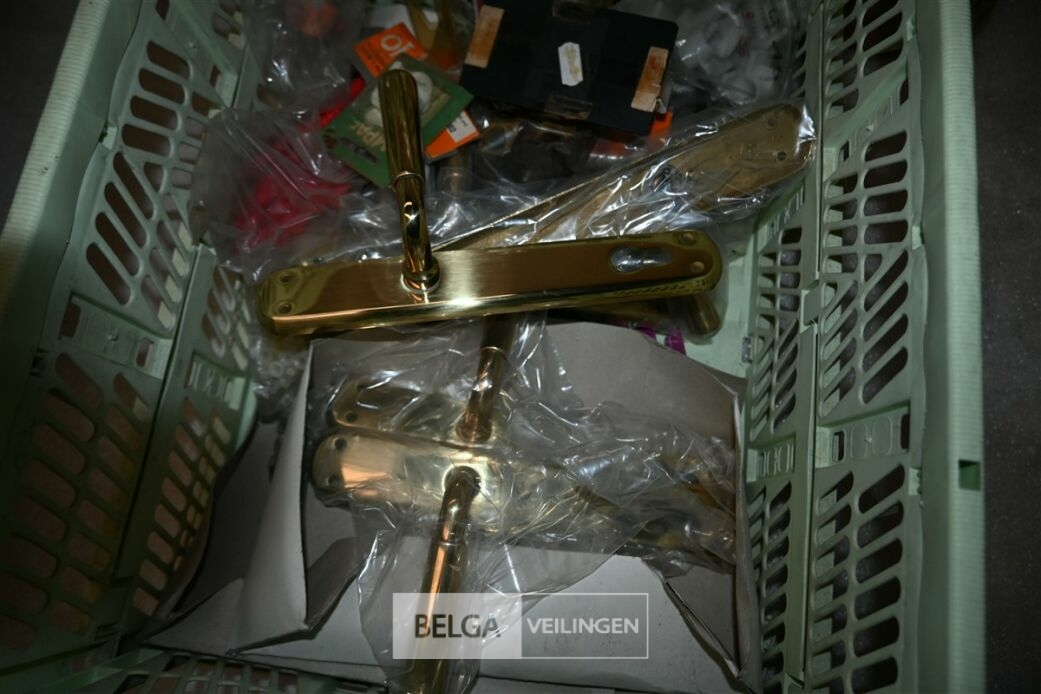 ± 2 Dozen huisgerief – foto 4 – kavel bij Belga Veilingen, Lummen