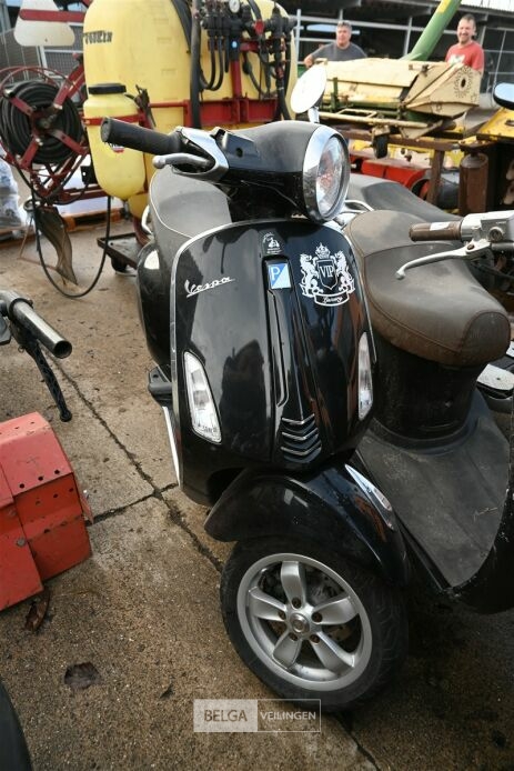 VESPA PRIMAVERA scooter – foto 3 – kavel bij Belga Veilingen