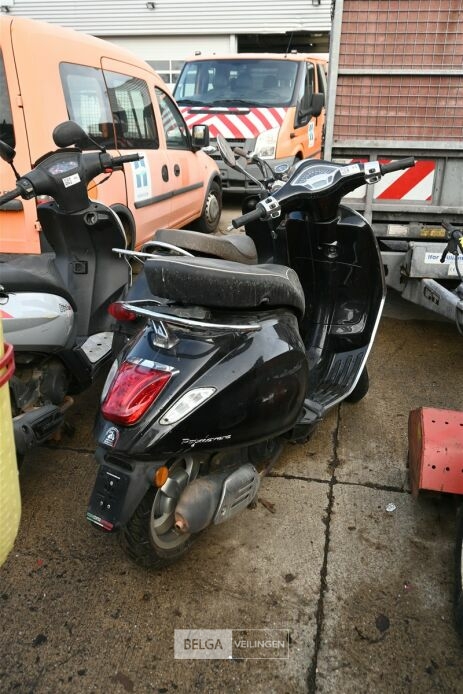 VESPA PRIMAVERA scooter – foto 4 – kavel bij Belga Veilingen