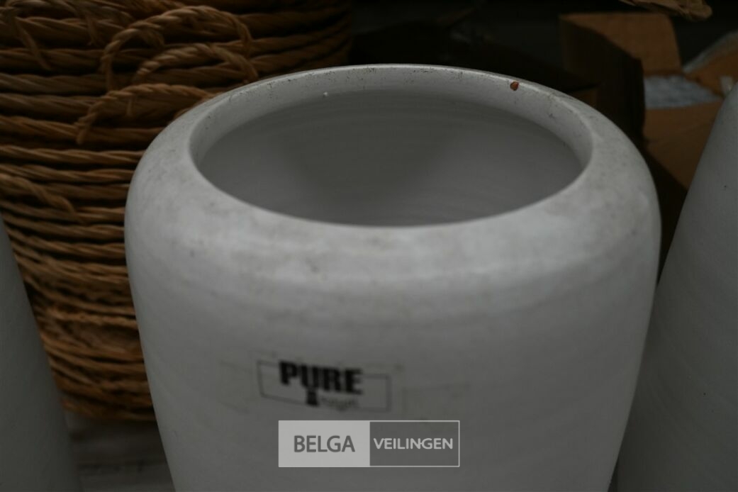 ± 4 Vazen – foto 6 – kavel bij Belga Veilingen, Lummen