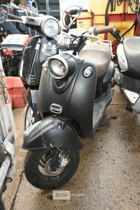 BTC scooter – foto 3 – kavel bij Belga Veilingen