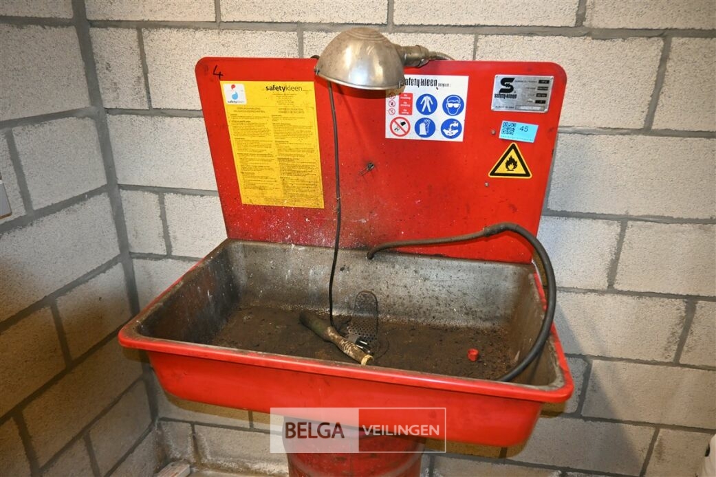 Onderdelenreiniger + motor – foto 4 – kavel bij Belga Veilingen