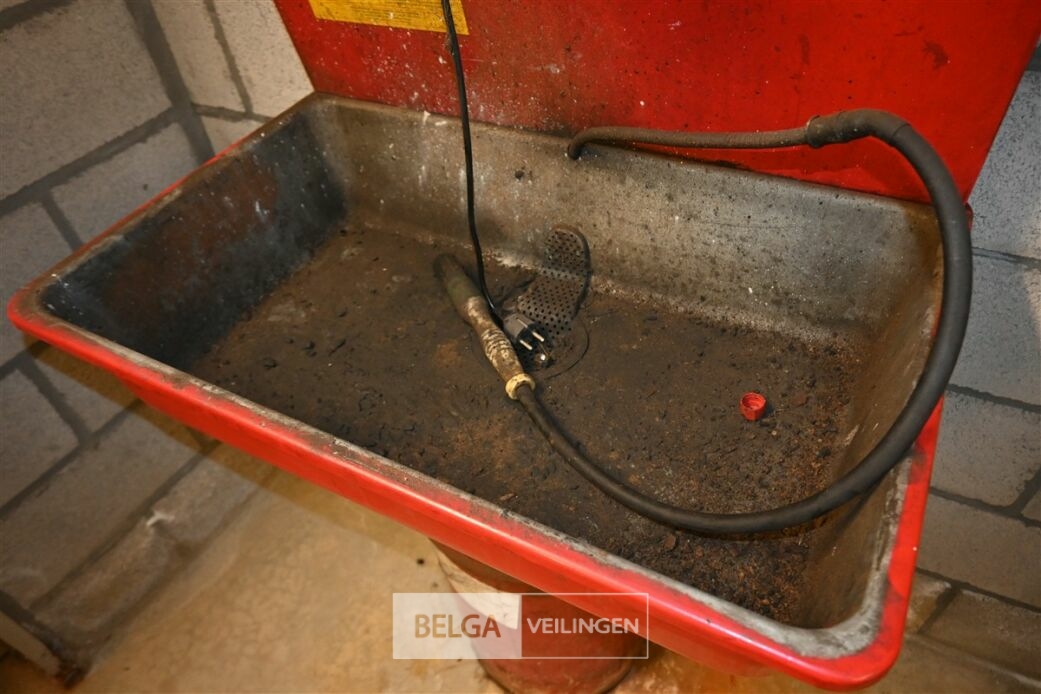 Onderdelenreiniger + motor – foto 6 – kavel bij Belga Veilingen