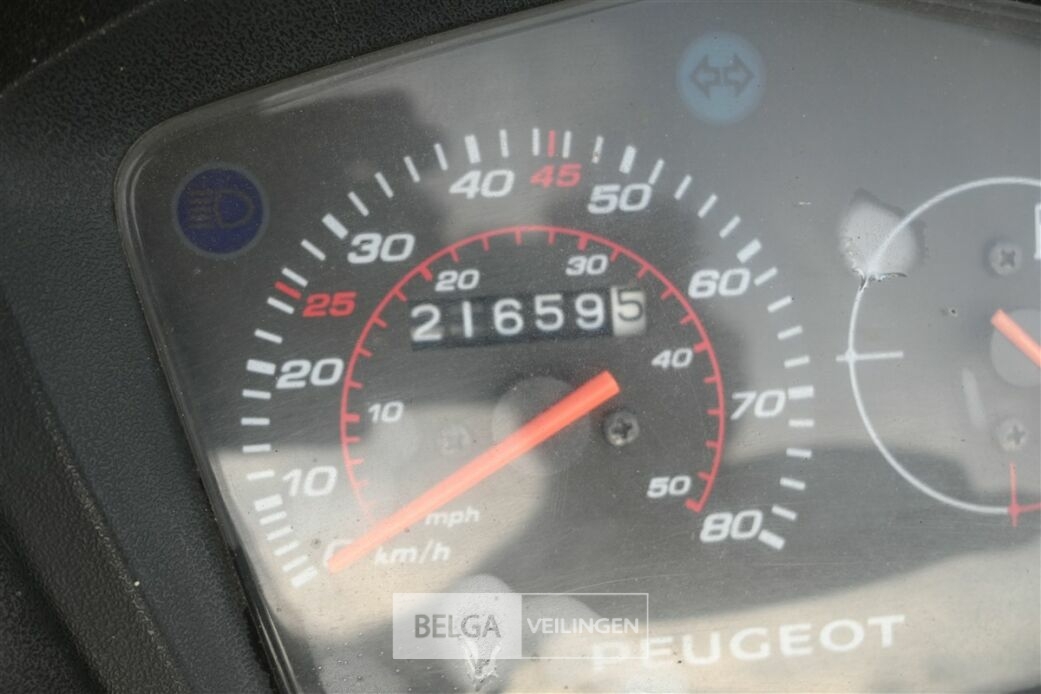 PEUGEOT KISBEE scooter – foto 6 – kavel bij Belga Veilingen