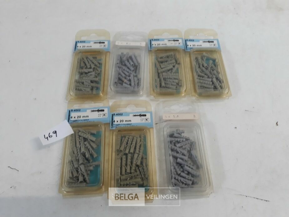 7 x Muurplug nylon 4 mm 30 stuks – foto 2 – kavel bij Belga Veilingen, Oudsbergen