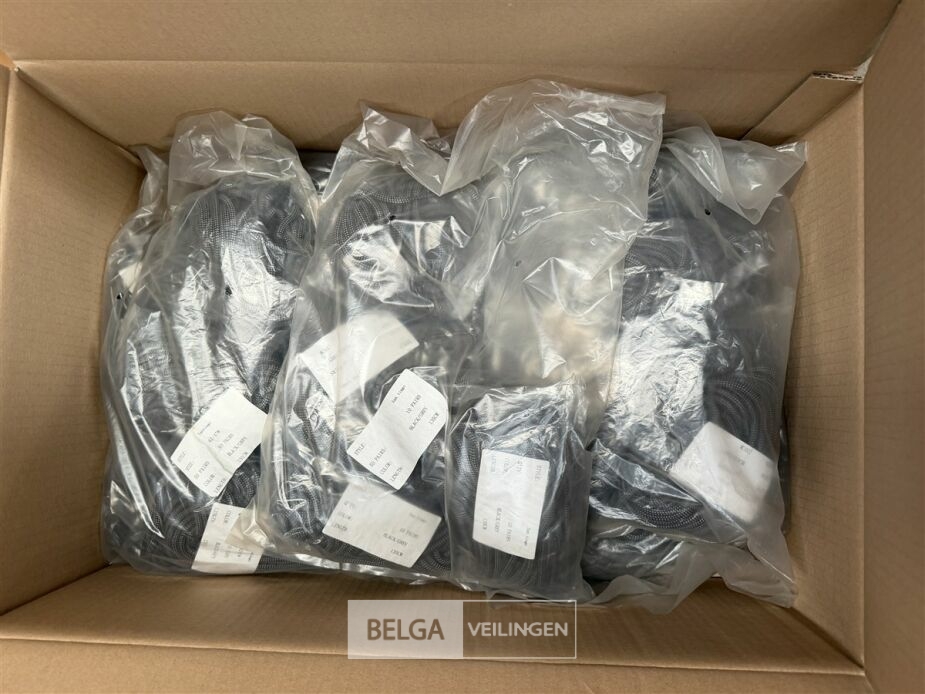 ± 250 Zwart/grijze schoenveters – foto 3 – kavel bij Belga Veilingen, Lummen
