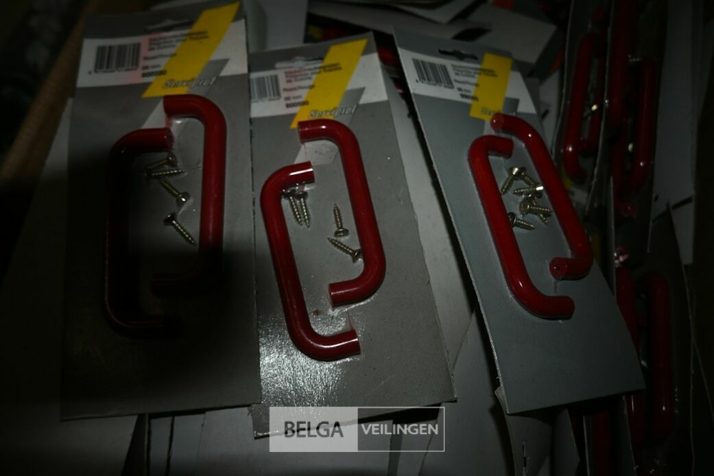 1 Doos handgrepen – foto 3 – kavel bij Belga Veilingen, Lummen