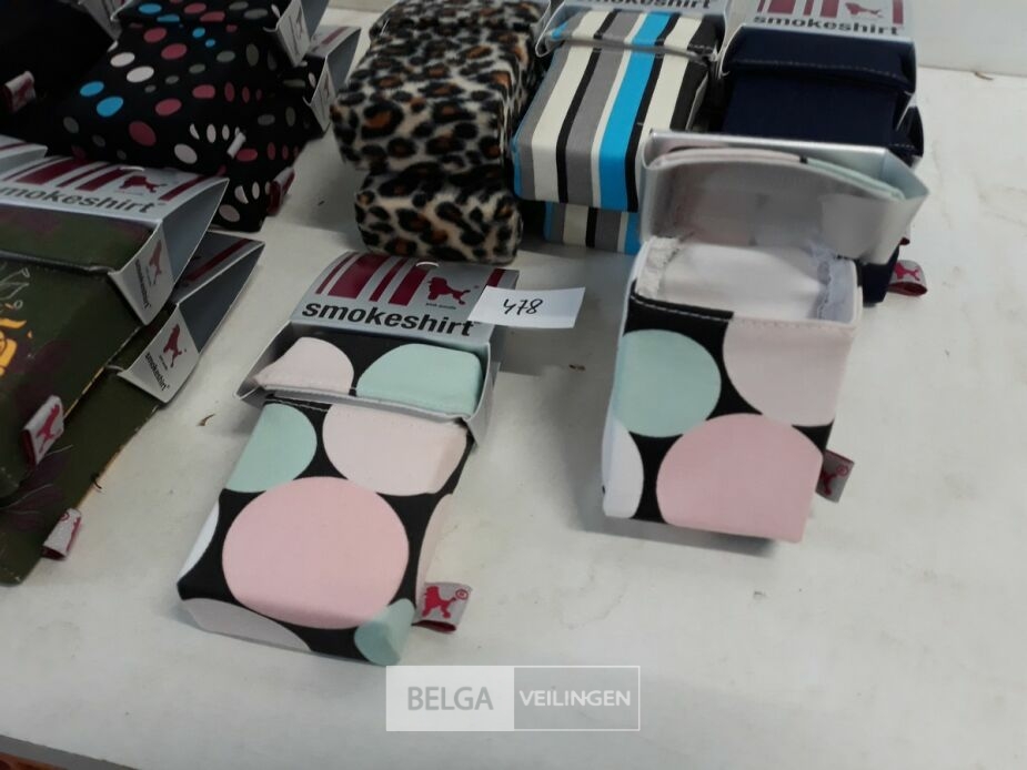 16 x Smoke shirt mix coverdoosje voor sigarettenpakje – foto 3 – kavel bij Belga Veilingen, Oudsbergen