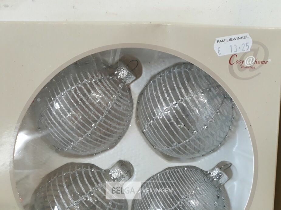 2 x Kerstballen glas 4 stuks transparant/zilver – foto 3 – kavel bij Belga Veilingen, Oudsbergen