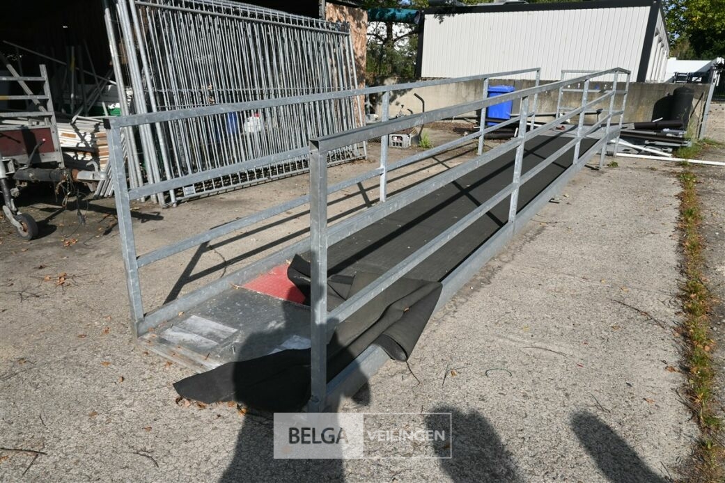 Loopbrug – foto 4 – kavel bij Belga Veilingen