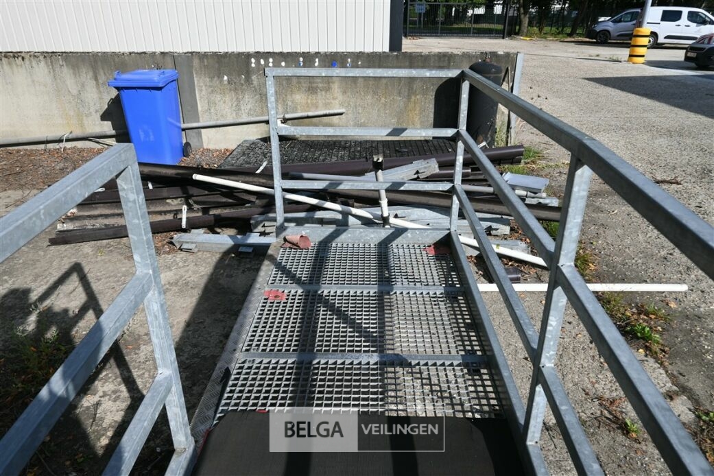 Loopbrug – foto 6 – kavel bij Belga Veilingen