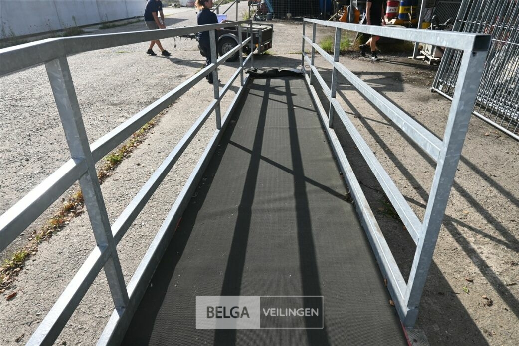 Loopbrug – foto 7 – kavel bij Belga Veilingen