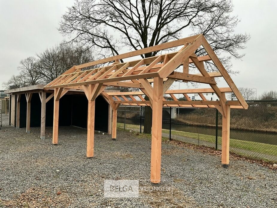 Kapschuur douglas afm 1260x460x325cm BxDxH in cm – foto 3 – kavel bij Belga Veilingen, Lummen