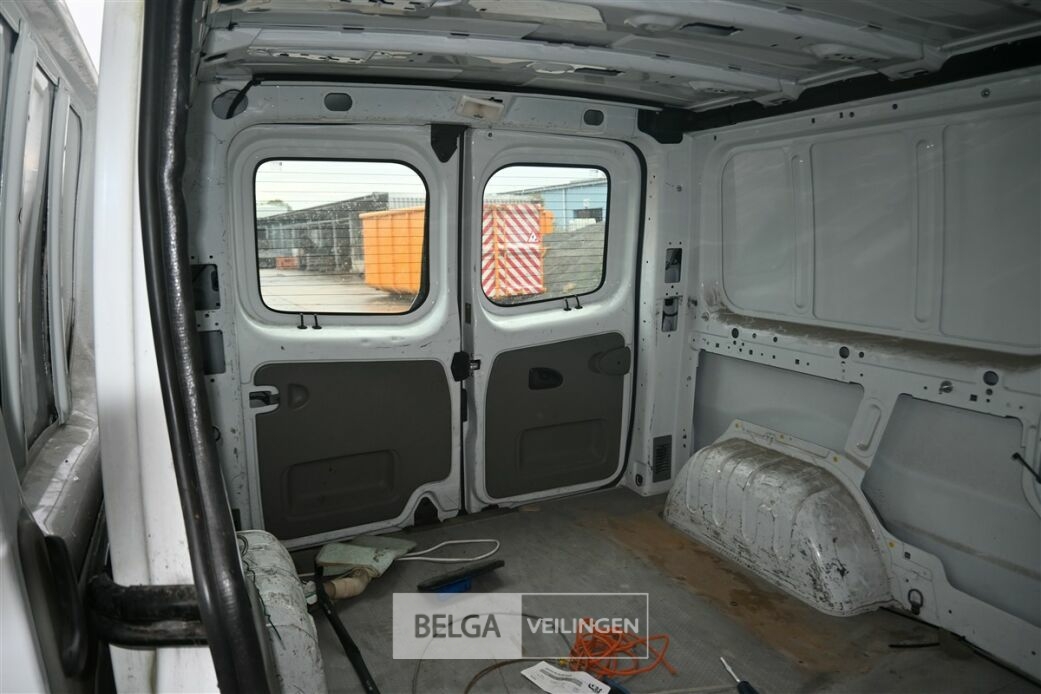 OPEL VIVARO lichte vrachtwagen – foto 11 – kavel bij Belga Veilingen