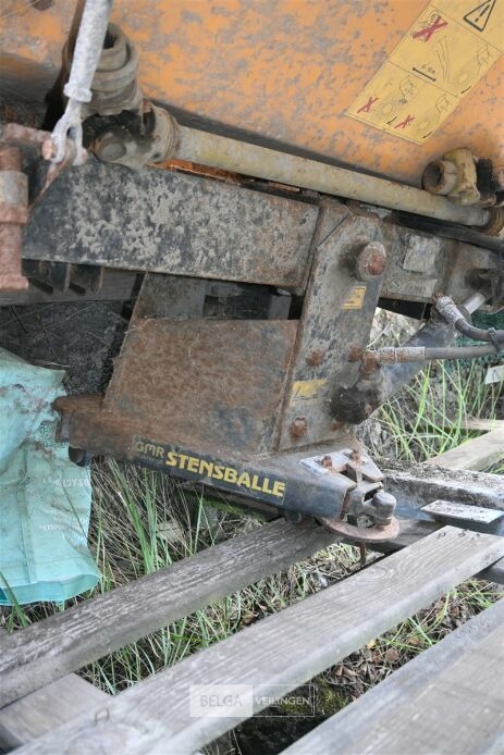 Veegborstel STENSBALLE – foto 5 – kavel bij Belga Veilingen