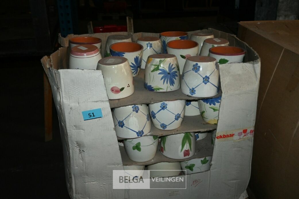 ± 50 Diverse bloempotten – foto 2 – kavel bij Belga Veilingen, Lummen