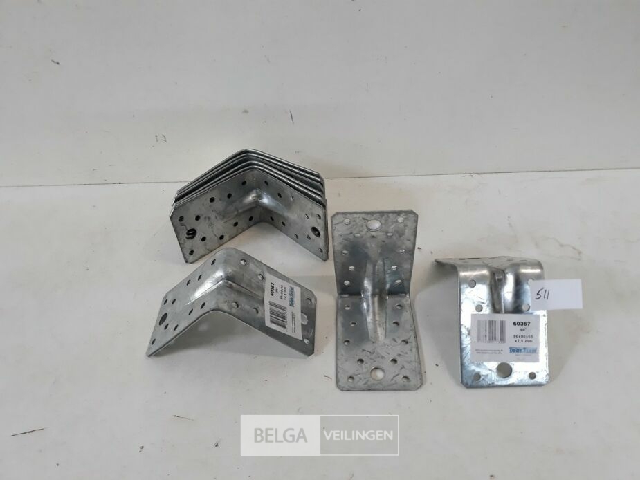 9 x Hoekanker zwaar 90x90 met ril – foto 2 – kavel bij Belga Veilingen, Oudsbergen