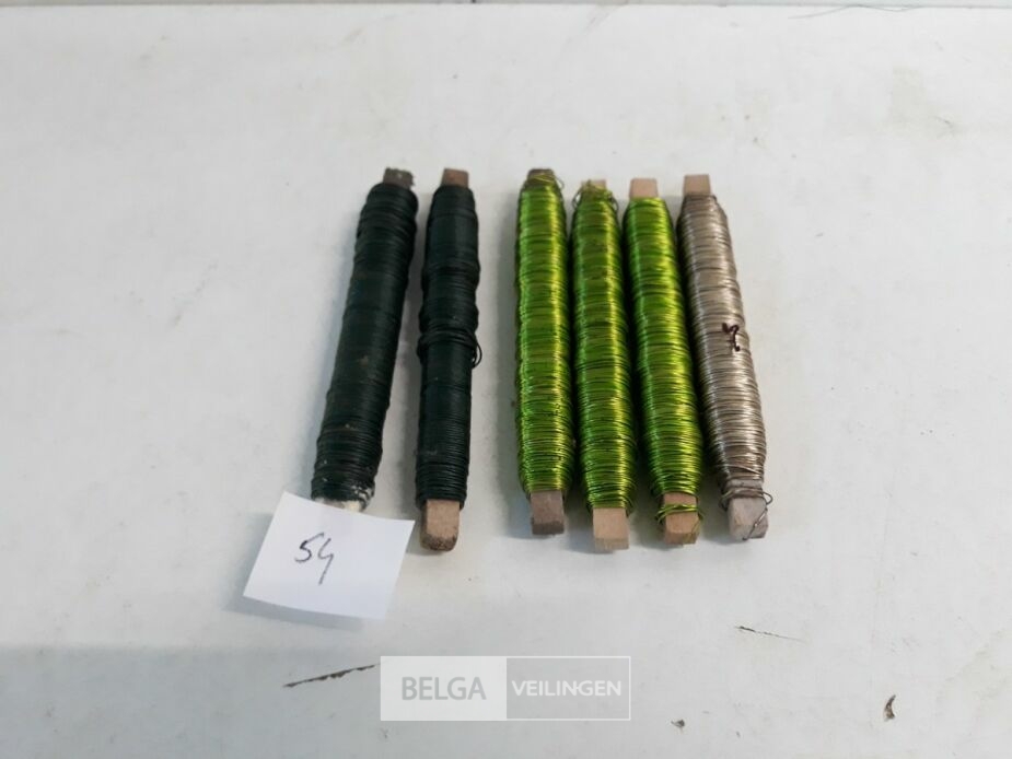 6 x Binddraad op klos 0,8mm – foto 2 – kavel bij Belga Veilingen, Oudsbergen