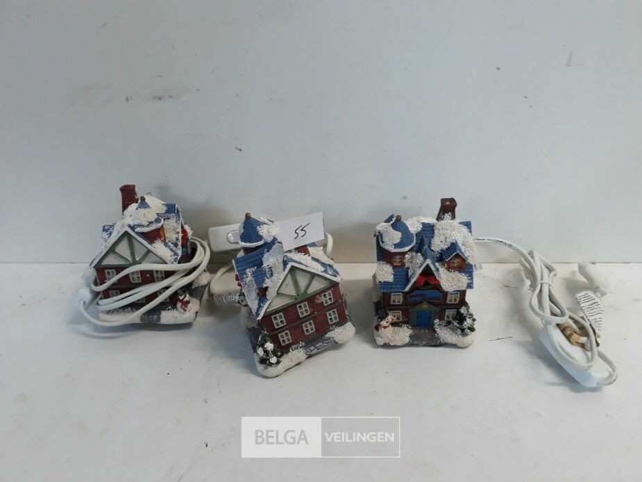 3 x Kersthuisje met verlichting – foto 2 – kavel bij Belga Veilingen, Oudsbergen