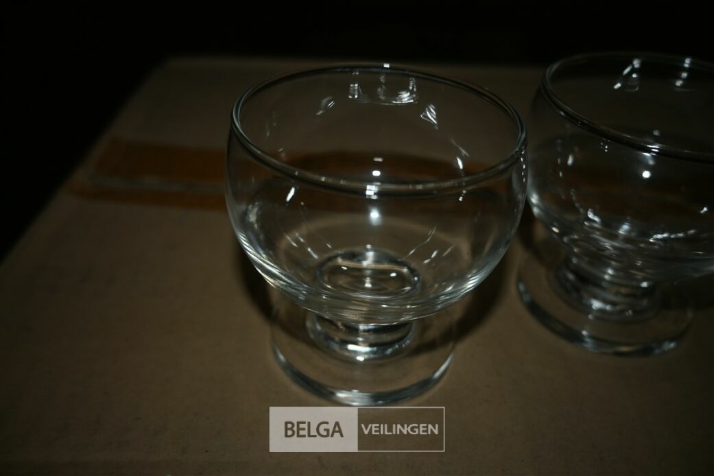 1 Doos met glazen – foto 4 – kavel bij Belga Veilingen, Lummen