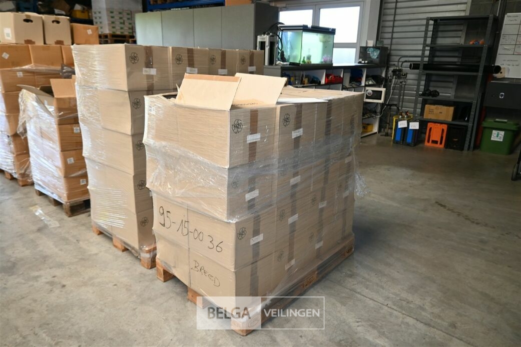 Grote partij A4 enveloppen – foto 2 – kavel bij Belga Veilingen