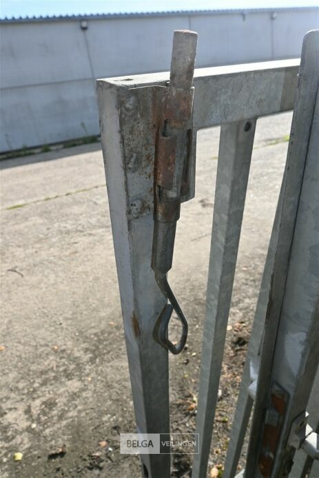 Lage 2-delige poort H120 cm – foto 5 – kavel bij Belga Veilingen