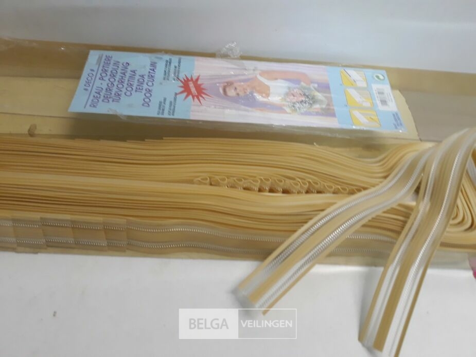 1 x Vliegengordijn zware pvc linten beige 90x220 cm – foto 4 – kavel bij Belga Veilingen, Oudsbergen