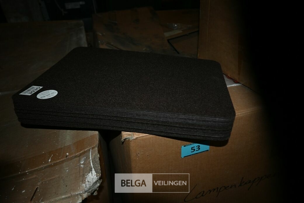 1 Doos met placemats – foto 4 – kavel bij Belga Veilingen, Lummen
