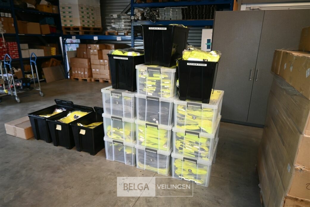 Partij werkkledij – foto 2 – kavel bij Belga Veilingen
