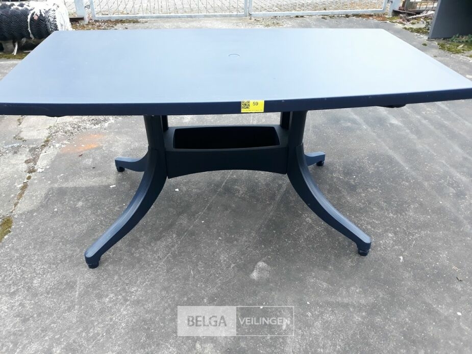 1 x Tuintafel groen PVC 160x90 cm Hartman – foto 2 – kavel bij Belga Veilingen, Oudsbergen