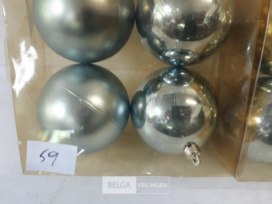 2 x Kerstballen pvc 4 stuks zilver – foto 3 – kavel bij Belga Veilingen, Oudsbergen