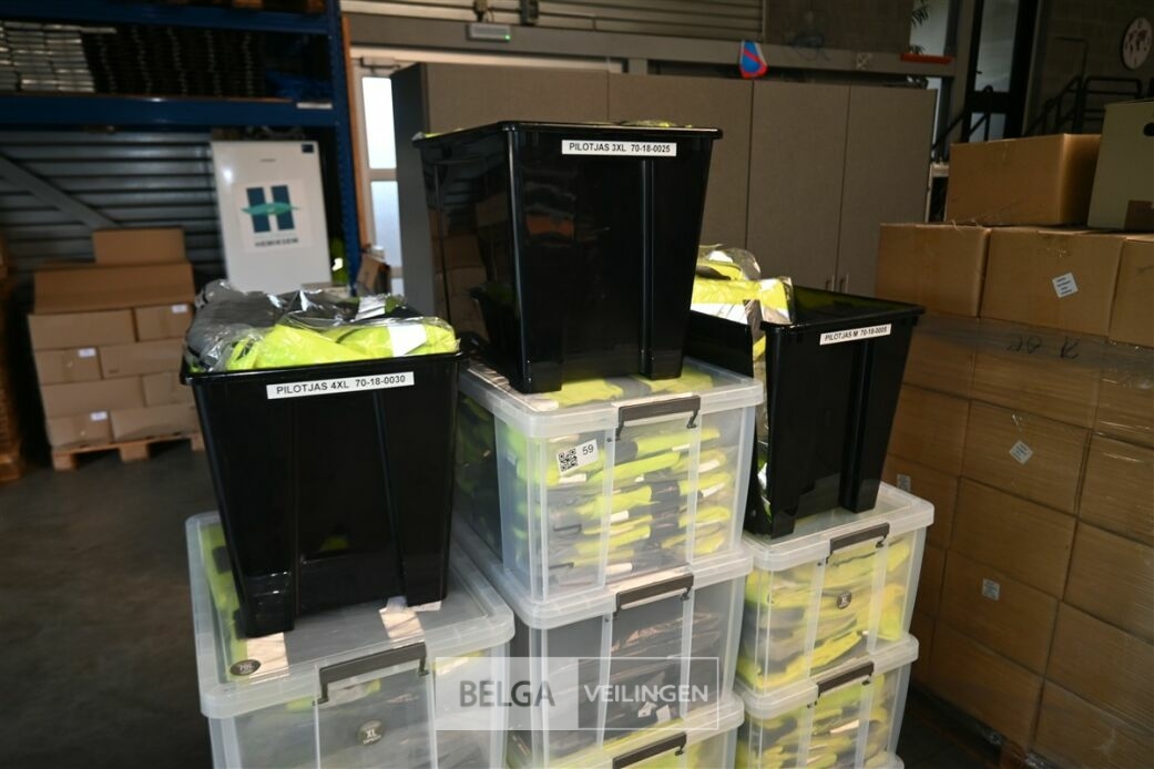 Partij werkkledij – foto 8 – kavel bij Belga Veilingen