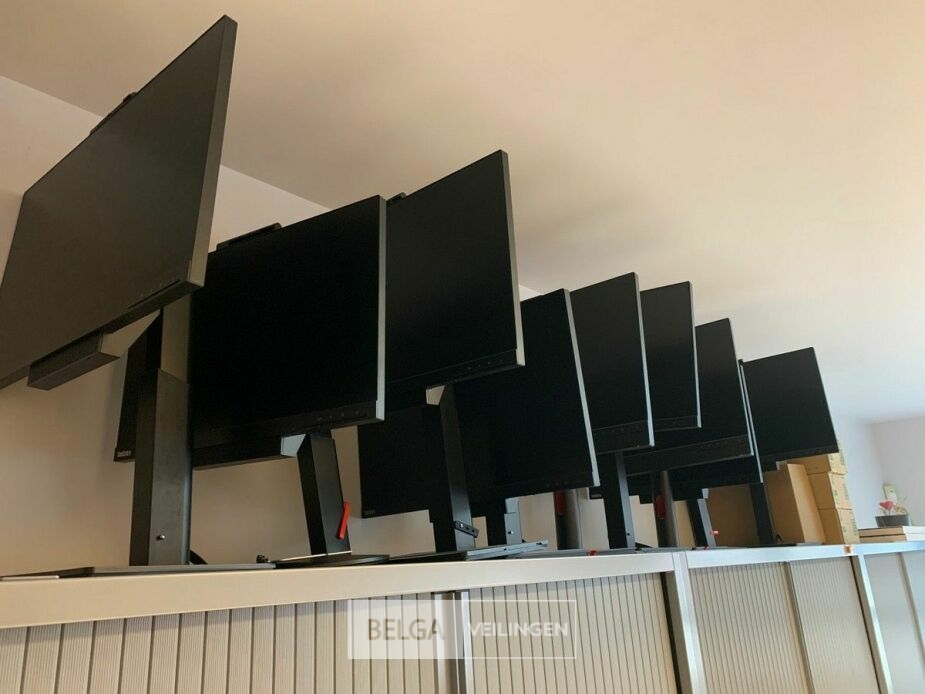 Partij computerschermen | Belga Veilingen Auctions - Enchères