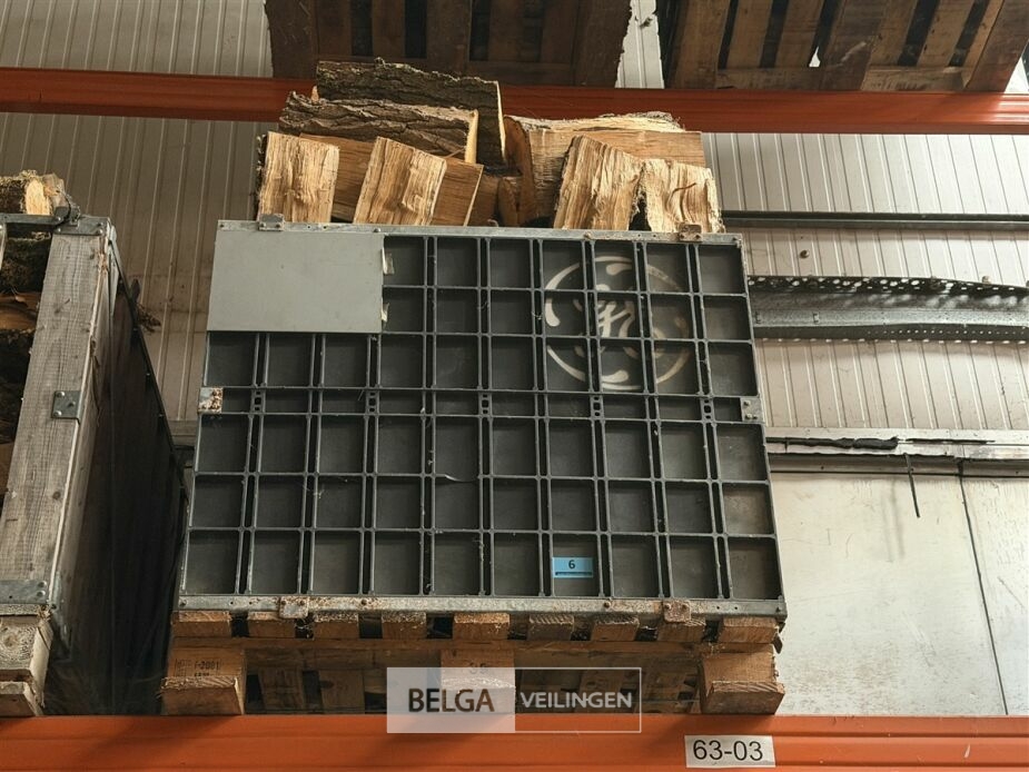 1 Palletbox hard hout – foto 3 – kavel bij Belga Veilingen, Lummen