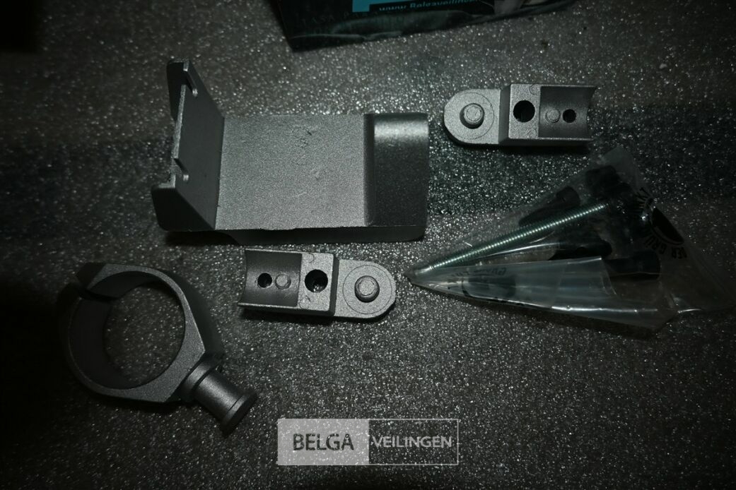 ± 60 Boorhouders – foto 5 – kavel bij Belga Veilingen, Lummen