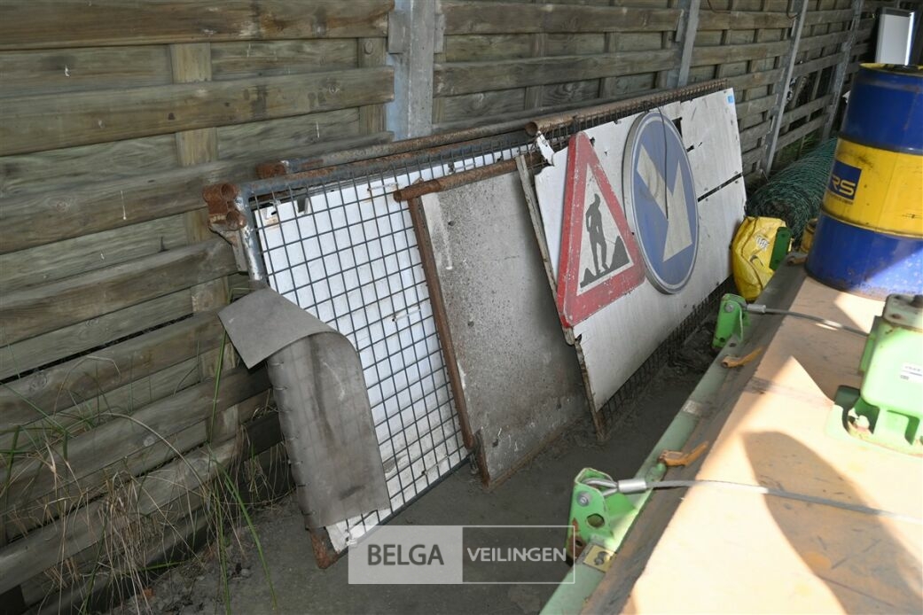 Opbouw huif – foto 3 – kavel bij Belga Veilingen