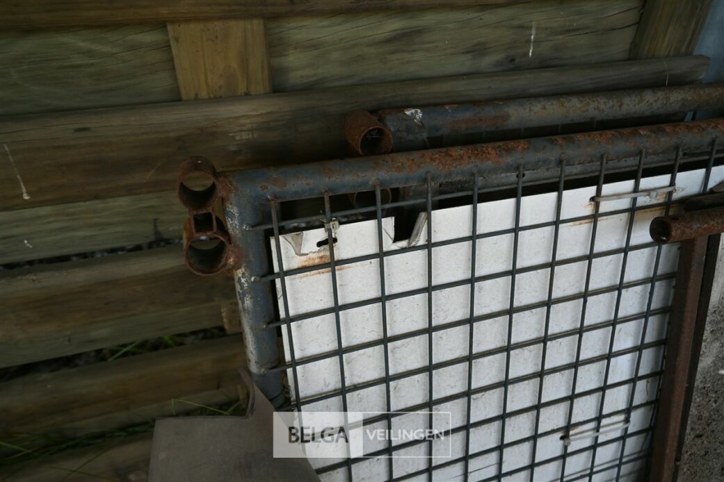 Opbouw huif – foto 4 – kavel bij Belga Veilingen