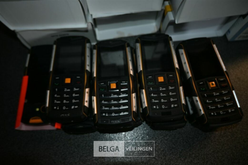 Partij PROCOM werk gsm's – foto 3 – kavel bij Belga Veilingen